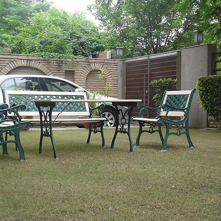J'S Inn Yeni Delhi Dış mekan fotoğraf