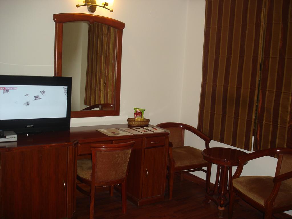 J'S Inn Yeni Delhi Dış mekan fotoğraf