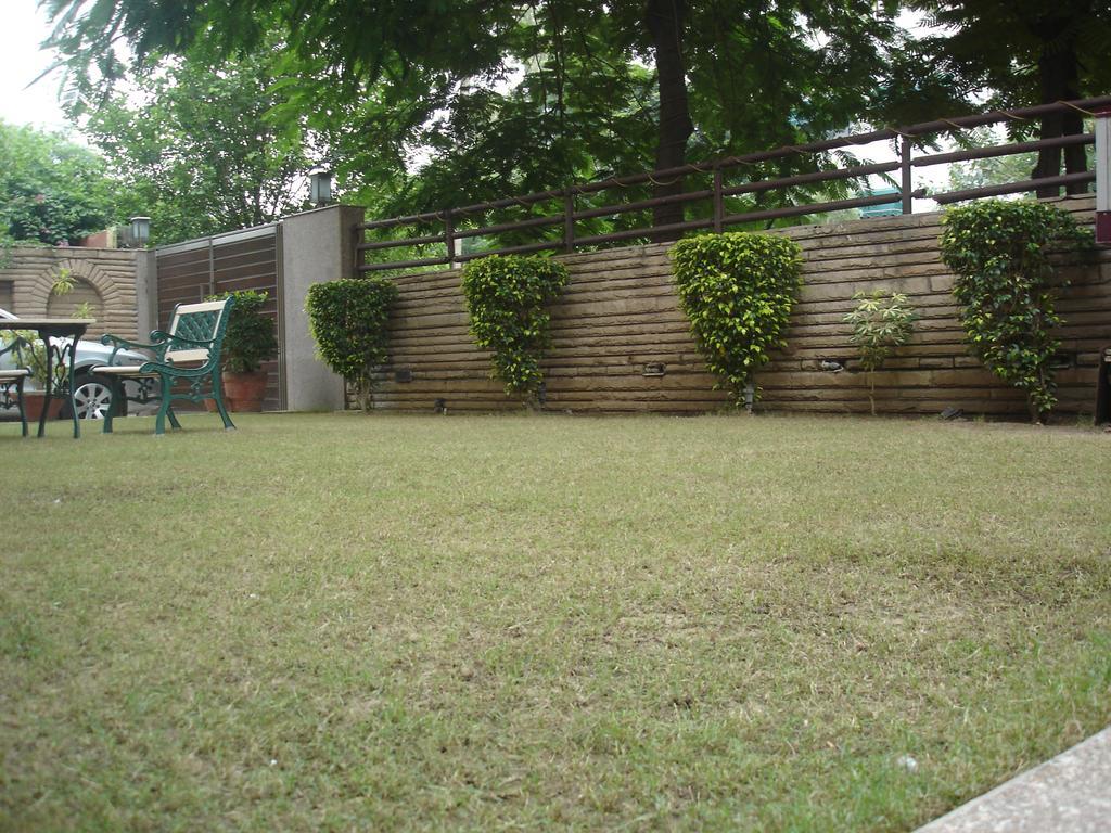 J'S Inn Yeni Delhi Dış mekan fotoğraf