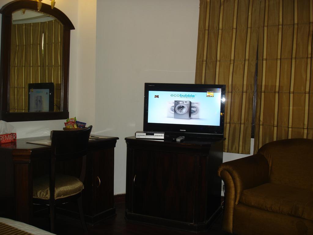 J'S Inn Yeni Delhi Dış mekan fotoğraf