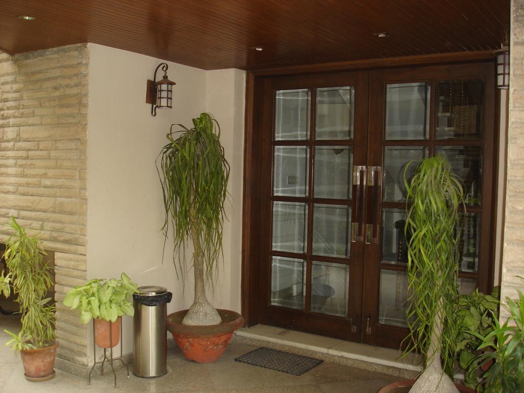 J'S Inn Yeni Delhi Dış mekan fotoğraf